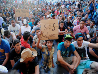 La agencia de Naciones Unidas para los refugiados, ACNUR, dijo que 120.000 personas que el bloque...