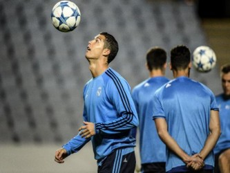 En el Madrid la cuestión del gol la resuelve periódicamente Cristiano Ronaldo, quien...
