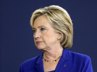 Clinton recibió los correos maliciosos, que se hicieron pasar como multas por conducir a...