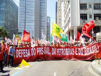 Las manifestaciones, según los organizadores, reunieron a otras 2.000 personas en Belo...