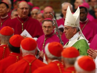 El papa Francisco abre el domingo en El Vaticano el segundo sínodo sobre la familia, cuyos...