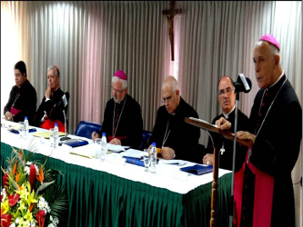 El arzobispo peruano participó en la explicación dada a la prensa sobre los trabajos...