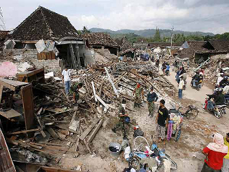 El terremoto sembró el pánico entre residentes en Alor, los más...