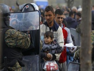 Las condiciones de vida de los cientos de inmigrantes atrapados en las fronteras de los Balcanes se...