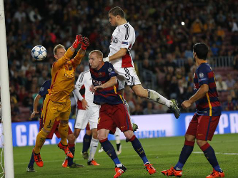 Messi, titular por primera vez desde la lesión de rodilla sufrida en septiembre, puso el 2-0...