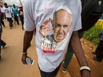 El pontífice lanzó este mensaje poco después de aterrizar en Nairobi, escala...