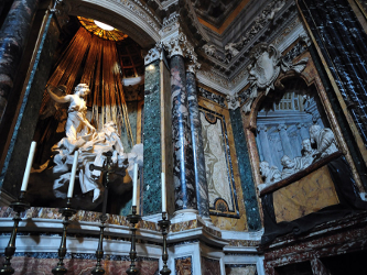 Además, el proyecto de restauración incluyó la Capilla Cornaro, que es el...
