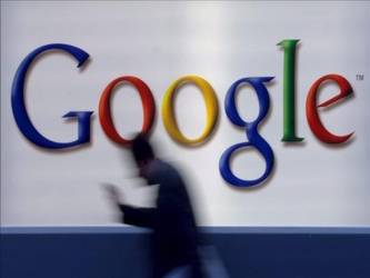 Google entrega a los colegios teléfonos inteligentes y una tableta para un profesor,...
