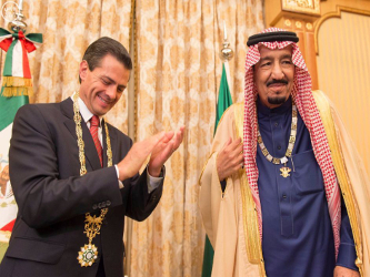 Debido a que el monarca saudita otorgó a Peña Nieto su propia reliquia personal,...