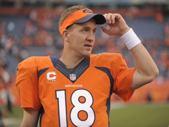 A pesar de sus 39 años y las secuelas que dejan las lesiones, Manning está en un...