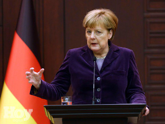 Merkel expresa asimismo sus condolencias a las familias de los fallecidos y sus deseos de un...
