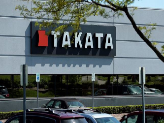 Takata estima que los costes derivados de las llamadas a revisión de millones de...