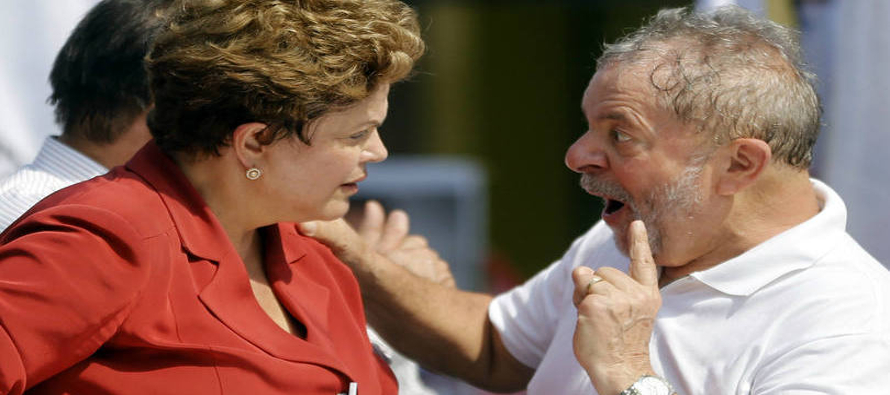 En un discurso, Rousseff reiteró que sus conversaciones sólo podían ser...