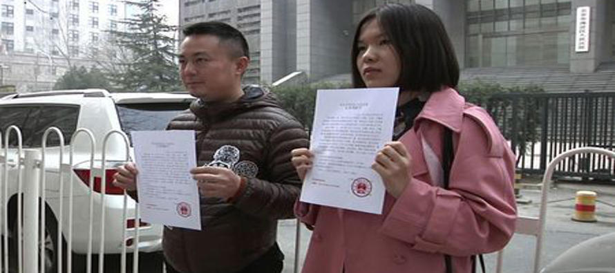 La decisión de casarse en China ha sido tradicionalmente una asunto familiar en el que los...