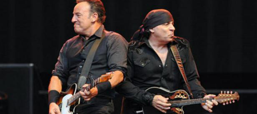 Springsteen, Van Zandt y el resto de la E Street Band no tocaron en Sudáfrica hasta 2014....