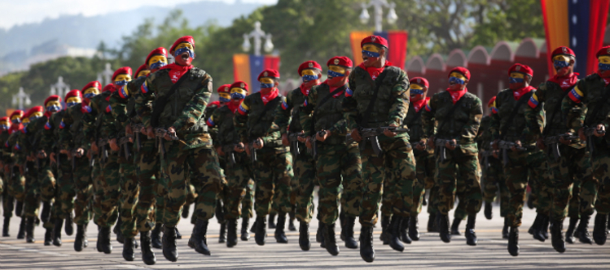 Característicamente, desde mucho antes de disolverse en 1830 la Gran Colombia, los militares...