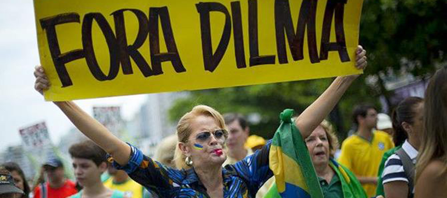 El vicepresidente Michel Temer, quien reemplazaría a Rousseff si es sometida a un juicio...