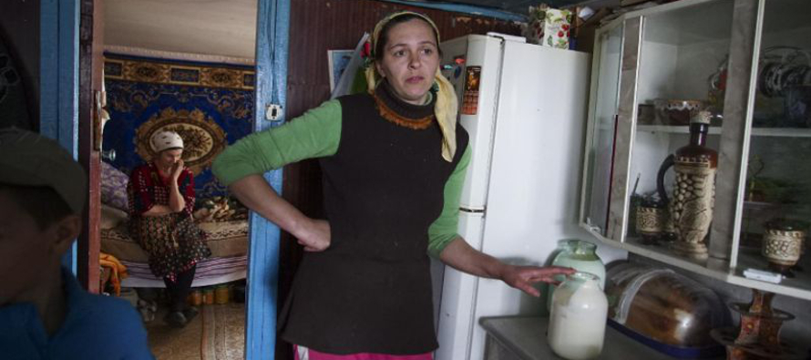 Miles de familias como la de Vetrova enfrentan los efectos de la radiación y los problemas...