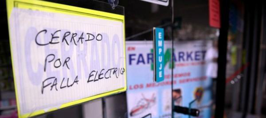 Venezuela empezó el lunes a aplicar un plan de 40 días de cortes de electricidad, una...