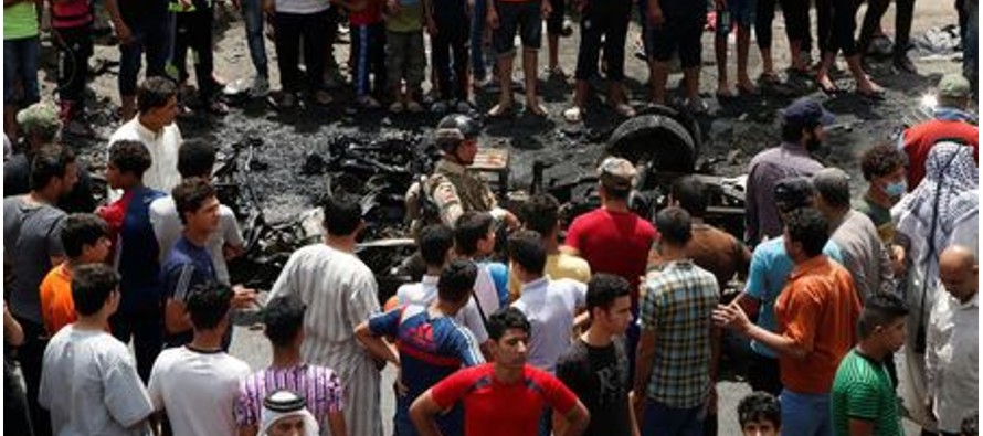 Estado Islámico dijo en comunicados divulgados en Internet que un coche bomba tenía...