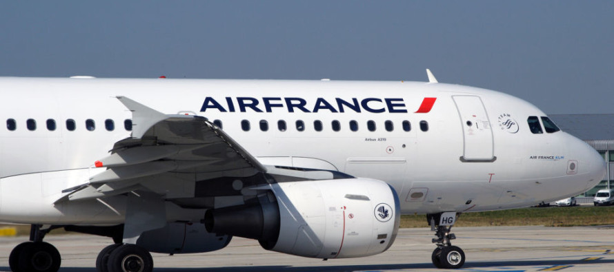 Air France dijo el sábado en un comunicado que estaba operando el 83 por ciento de sus...