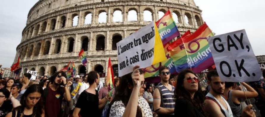 En Italia, los manifestantes tuvieron una razón adicional para celebrar porque este...