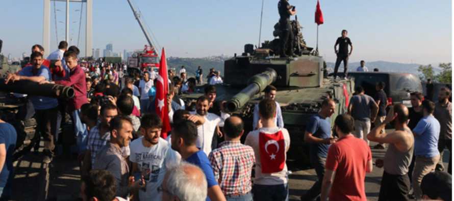 El Gobierno acusa de estar tras el golpe a la comunidad religiosa dirigida porFethullah Gülen,...