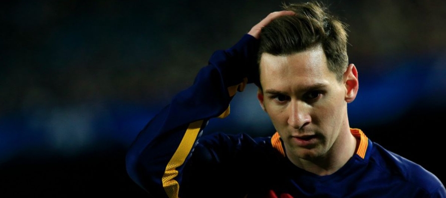 El delantero del Barcelona Lionel Messi seguramente volverá a analizar su decisión de...