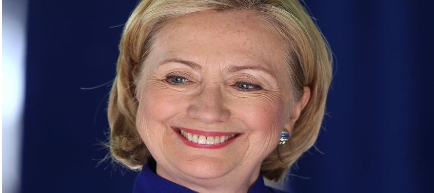 Hillary Clinton se aseguró el martes la nominación presidencial del Partido...