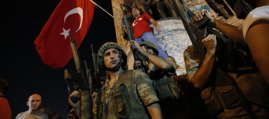 Primero fue el levantamiento militar en Turquía, el pasado viernes 16. Después, y...