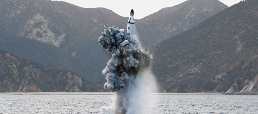 El lanzamiento de hoy coincide con las maniobras militares conjuntas surcoreanas y estadounidenses...