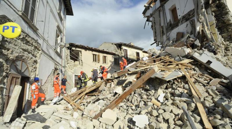 El sismo de magnitud 6,2 provocó la muerte de 241 personas y dejó centenares de...