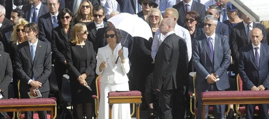 La reina Sofía asiste en primera fila del sector reservado a delegaciones extranjeras a la...