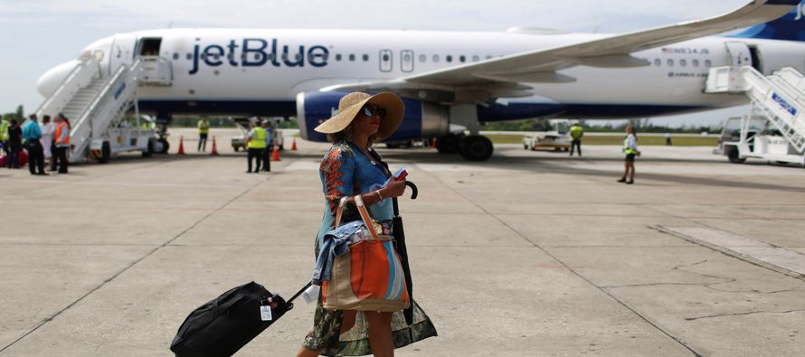 Las restricciones sobre los estadounidenses para viajar a Cuba se han suavizado, pero no han sido...