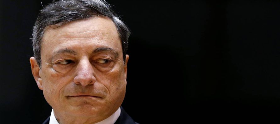 El presidente del Banco Central Europeo, Mario Draghi, dijo el jueves que el exceso de entidades en...