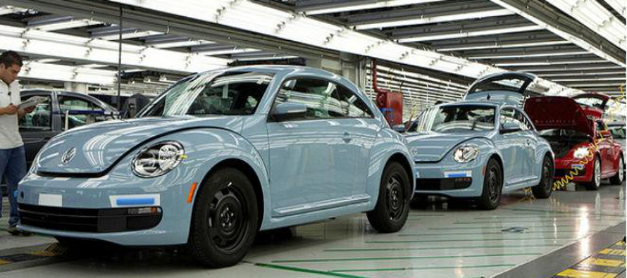 Las acciones de Volkswagen cayeron un 4,6 por ciento y algunos operadores citaron un reporte de la...