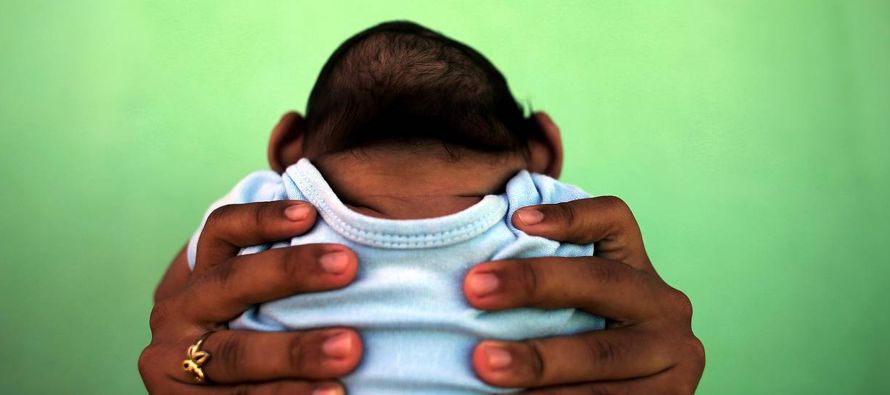 Un nuevo estudio de mujeres brasileñas embarazadas y de sus bebés infectados con zika...