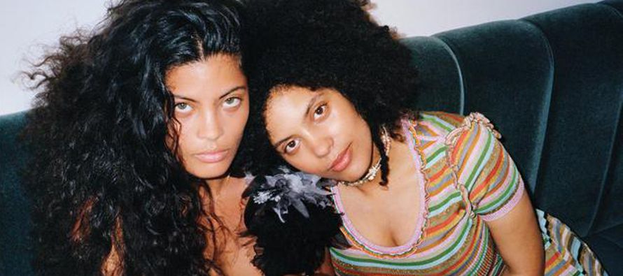 Las hermanas son las hijas del fallecido músico cubano Miguel "Angá"...