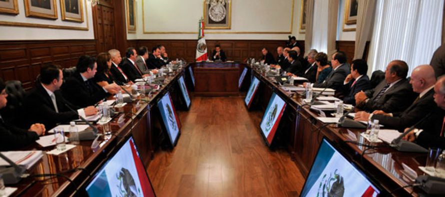 El presidente de México, Enrique Peña Nieto, encabezó hoy una reunión...