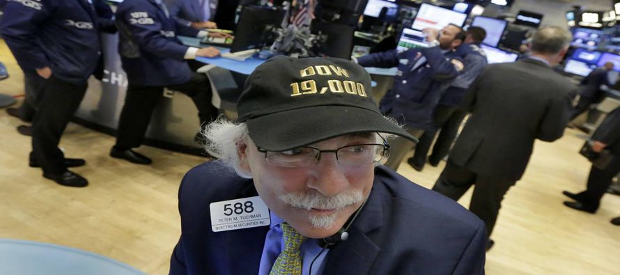 El auge del Dow también contrasta con su desempeño al principio del año. En...
