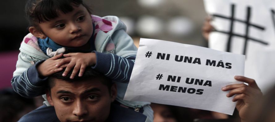 216,000 niñas sufren un delito sexual cada año en México. La mitad de los...