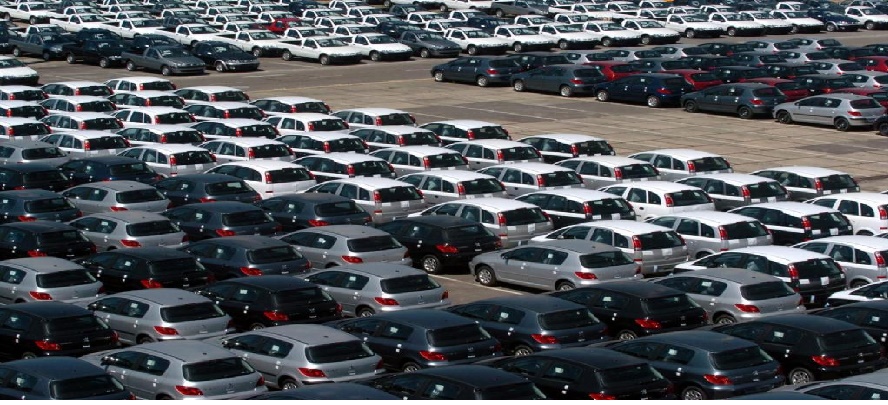 Las ventas de vehículos ya habían caído 26,5 % en 2015 como consecuencia de la...