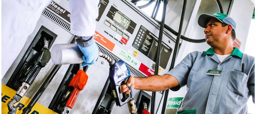 Si el valor es aplicado en las gasolineras al consumidor final, se calcula que la elevación...