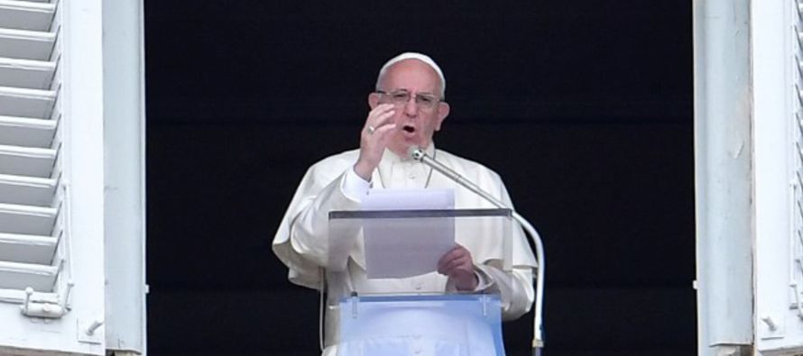  El papa Francisco pidió hoy a los católicos que difundan su fe 