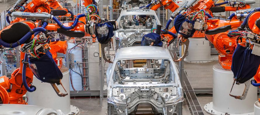 El año pasado, la división Audi de VW inauguró una planta de producción...