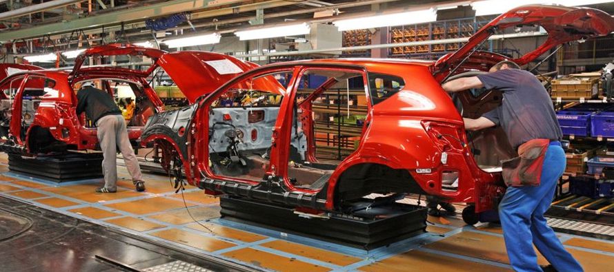 México representa una quinta parte de toda la producción de vehículos en...