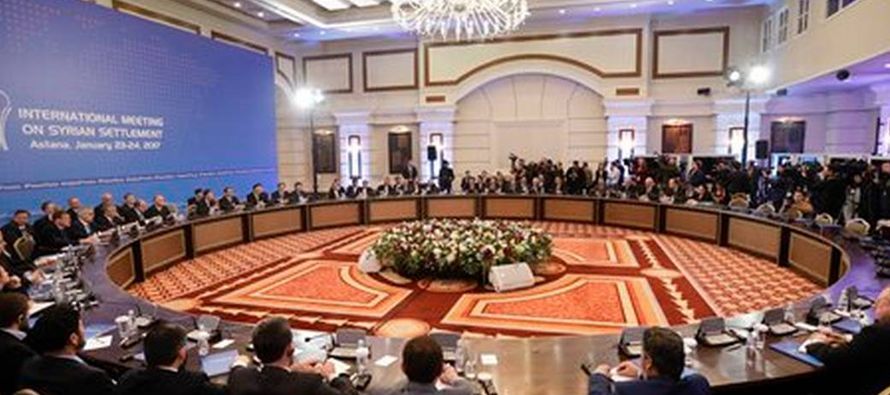 El encuentro -patrocinado por Rusia, Turquía e Irán- es el primero entre la...