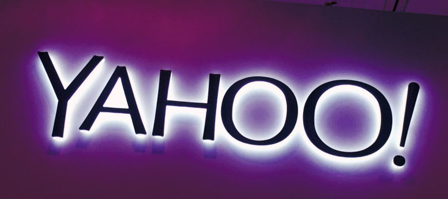 A mediados de diciembre, Yahoo también anunció que hacía poco había...