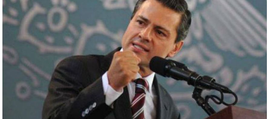 Durante el encuentro en la residencia presidencial de Los Pinos, Peña Nieto dio...