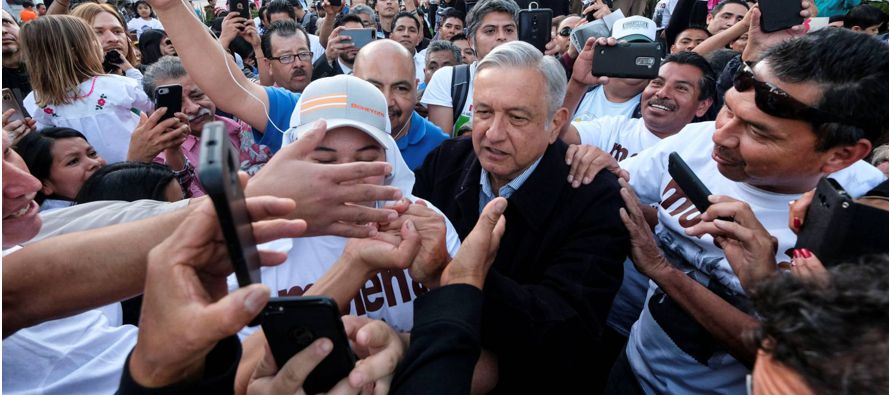 A todos ellos López Obrador les dijo que no hay que limitarse a protestar y les pidió...
